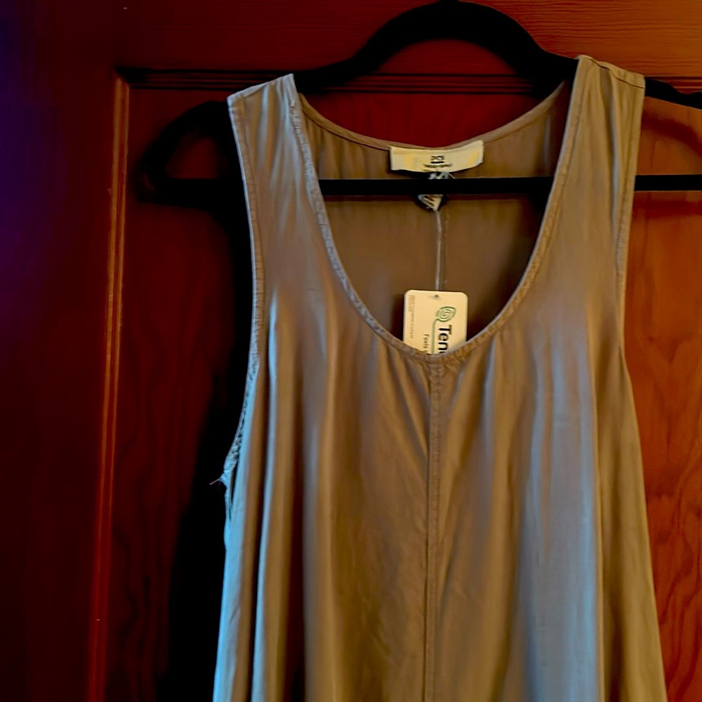 Women’s high- low tank dress